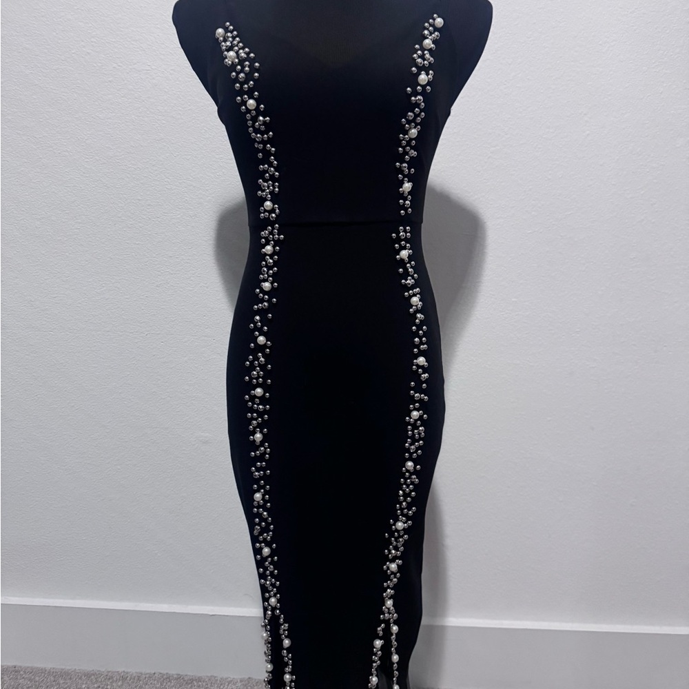 Elegant Black Dress with Pearl Embellishments